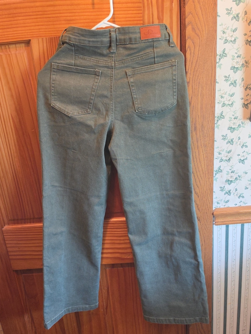 Sidefeel Olive Green Straight-Leg Pants